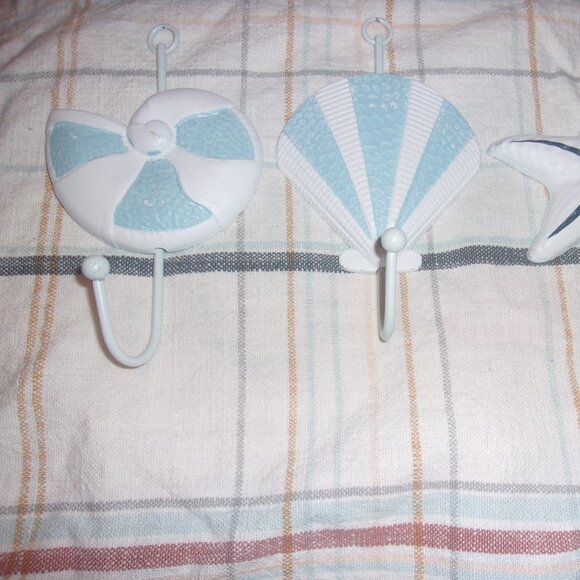 3 Shore living coastal Beach theme wall hooks - Picture 3 of 5